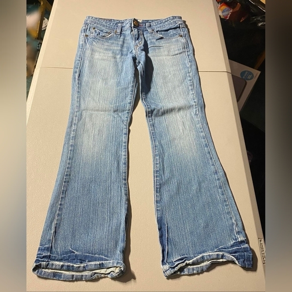 Levi's 518 Superlow Bootcut Medium Wash Blue Cotton Denim Jeans Junior's Size 9 - Picture 1 of 5